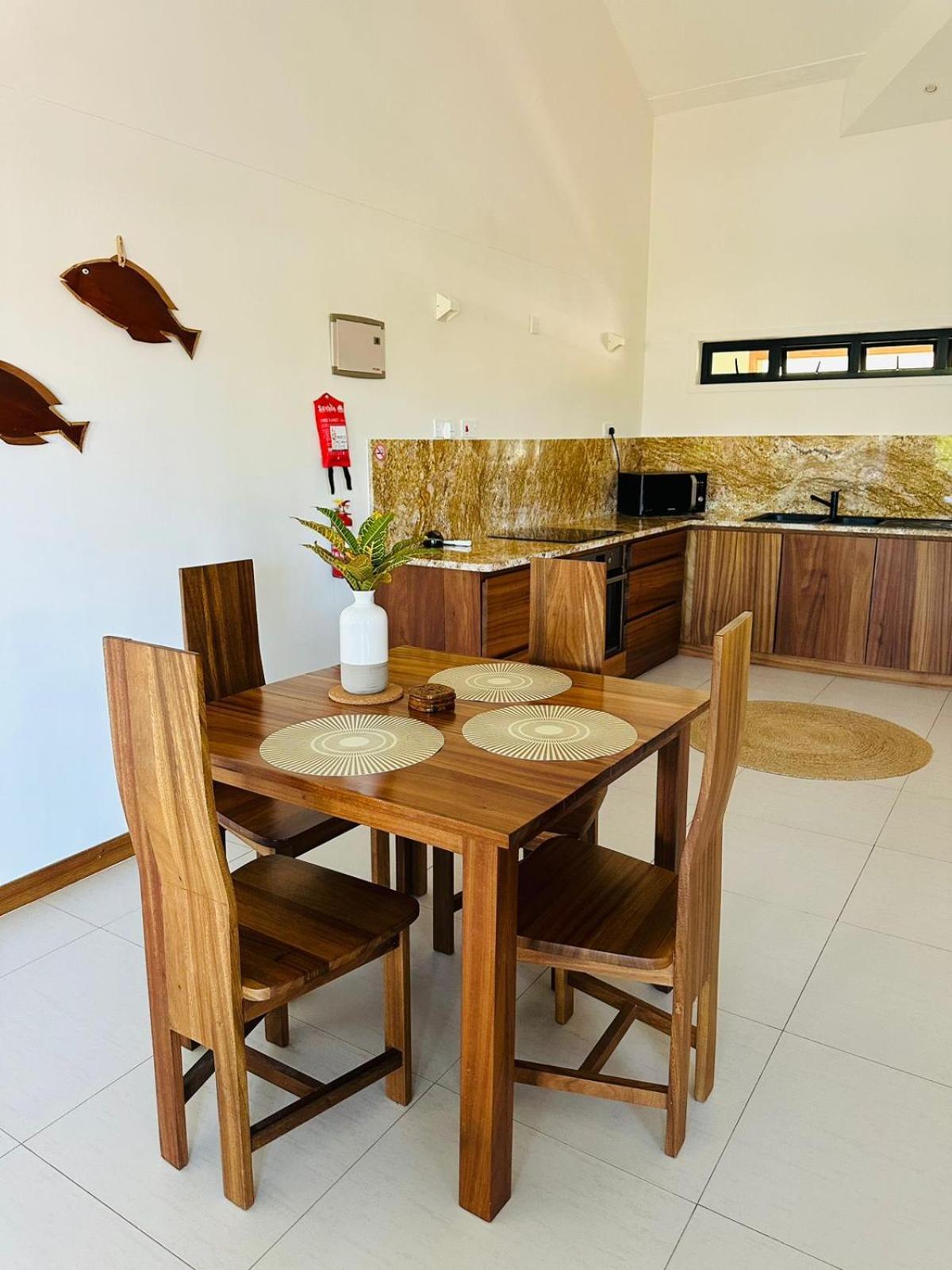 Lodoicea Apartments Bel Ombre Extérieur photo