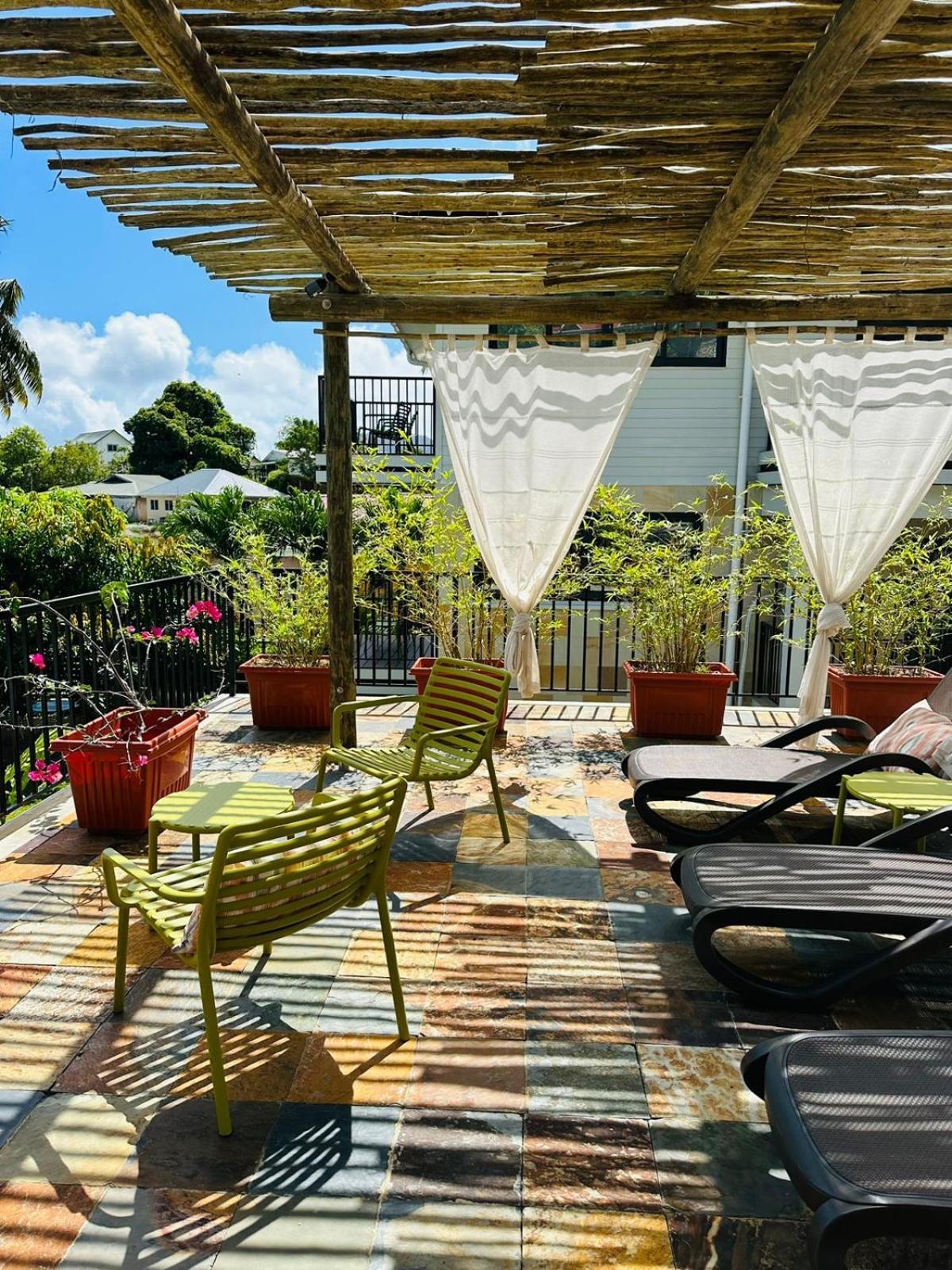 Lodoicea Apartments Bel Ombre Extérieur photo